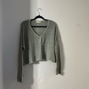 Large sweater sage green cropped v neck